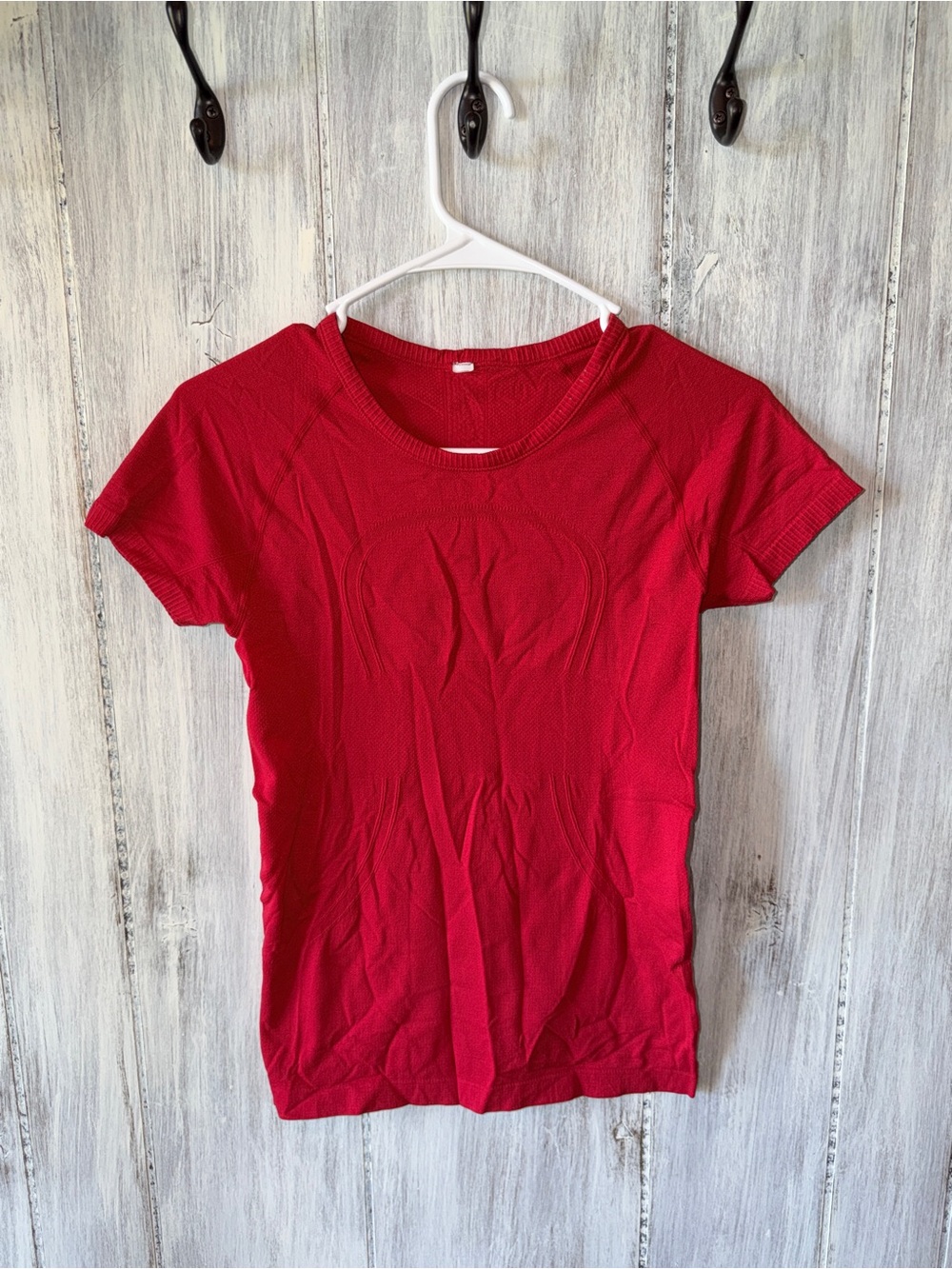 lululemon athletica Women's Short Sleeve Crewneck Top in Red